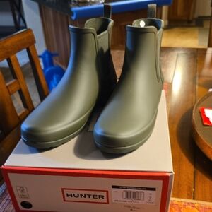 Hunter Womens Refined Chelsea Rain Boots In Olive